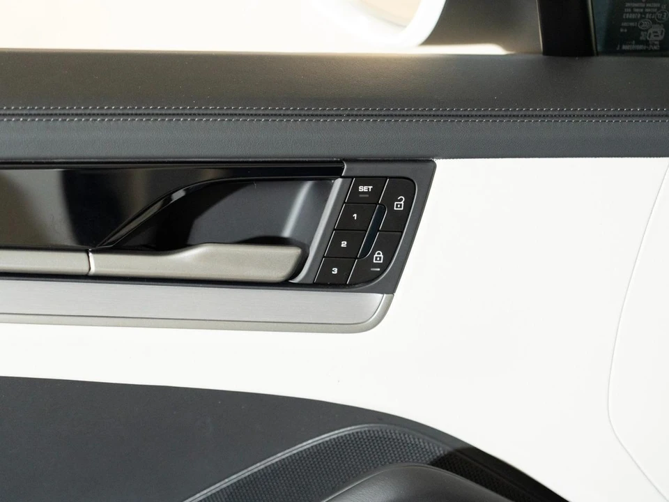 2026 Porsche 9Y0/9Y3 Cayenne S - Image 17 of 29
