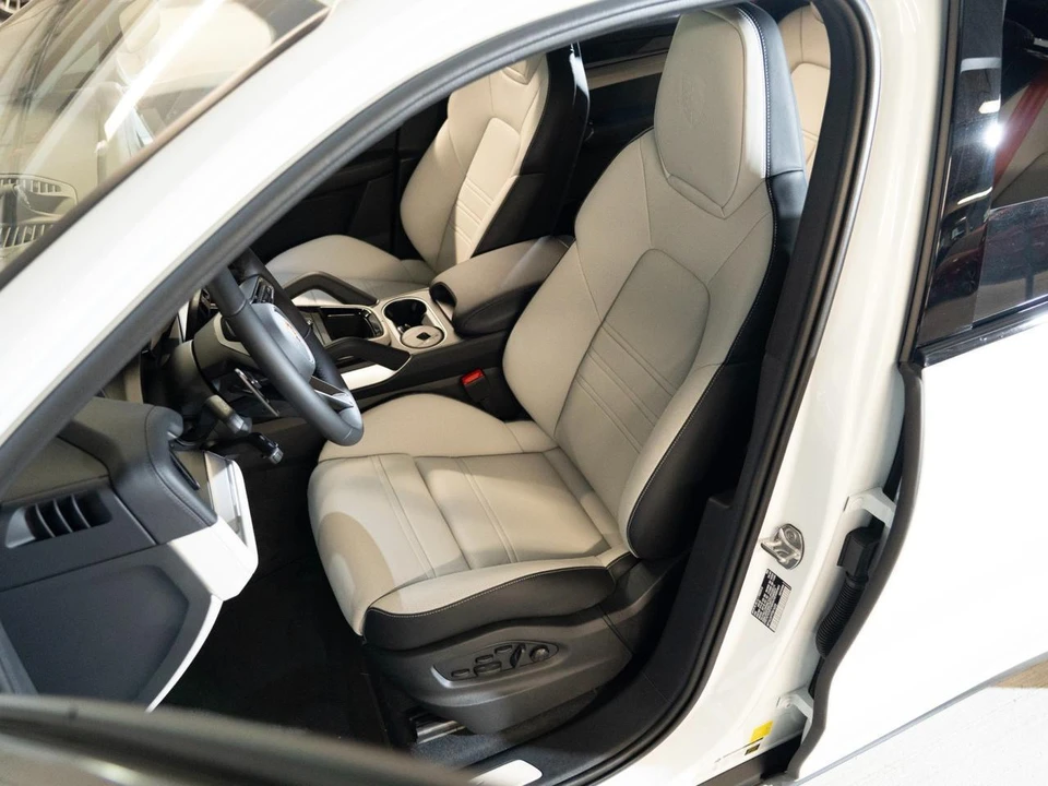 2026 Porsche 9Y0/9Y3 Cayenne S - Image 5 of 29