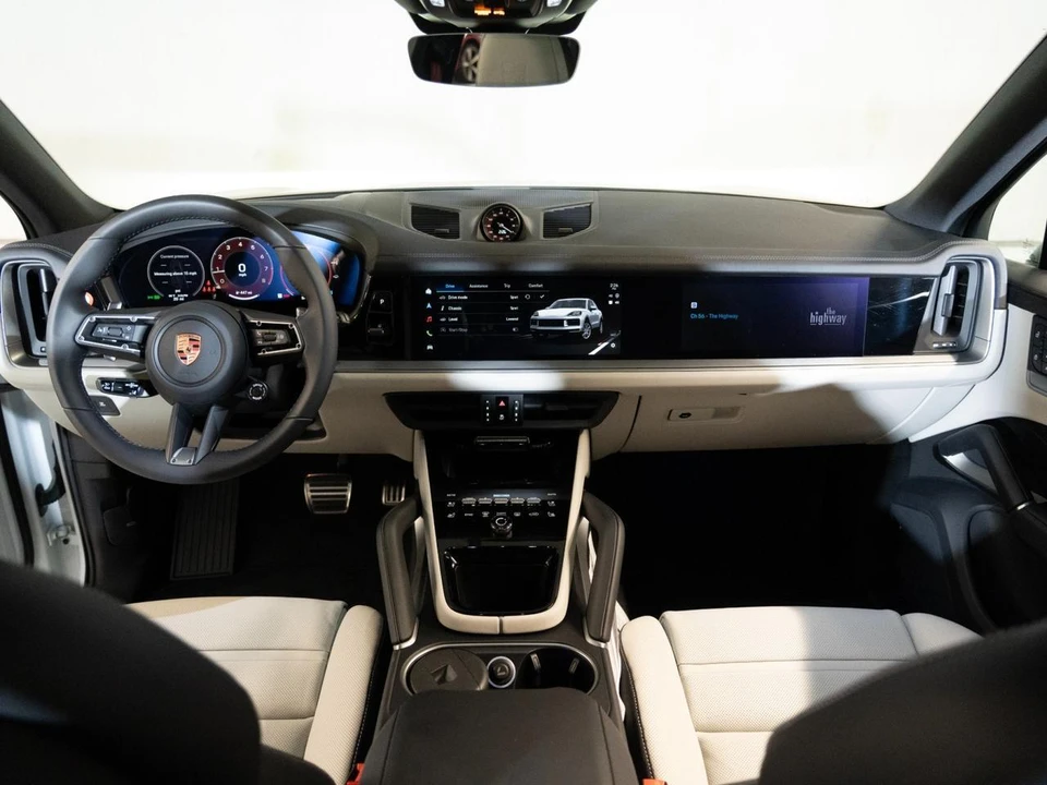 2026 Porsche 9Y0/9Y3 Cayenne S - Image 26 of 29
