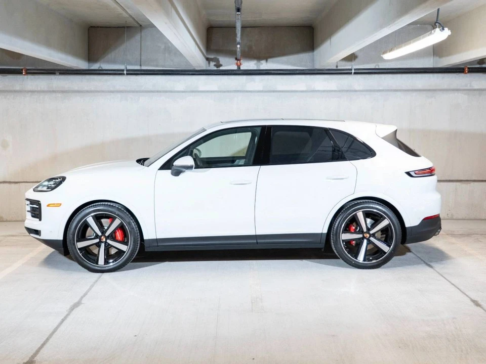 2026 Porsche 9Y0/9Y3 Cayenne S - Image 2 of 5