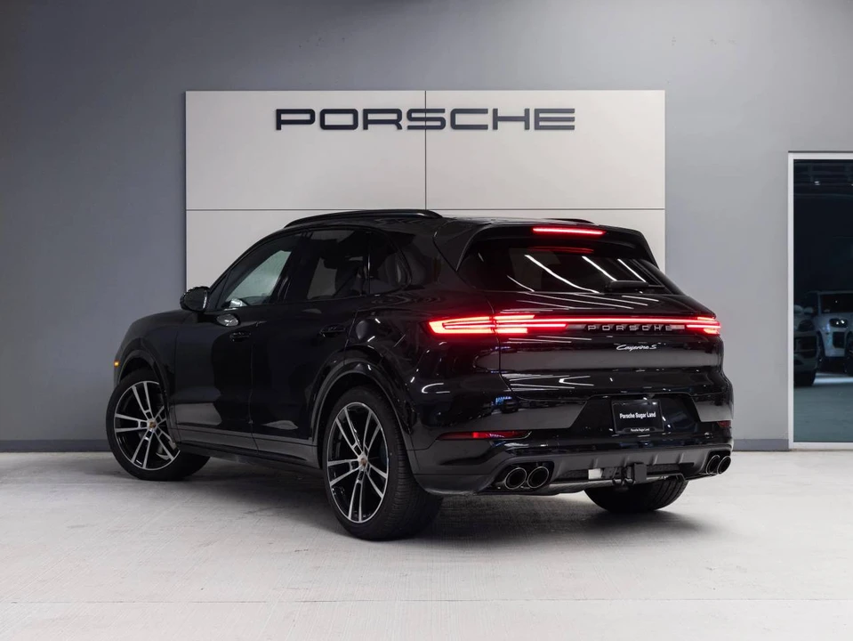 2026 Porsche 9Y0/9Y3 Cayenne S - Image 3 of 4