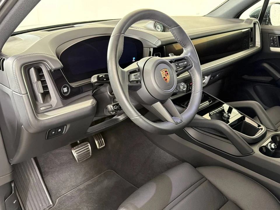 2026 Porsche 9Y0/9Y3 Cayenne S - Image 4 of 4