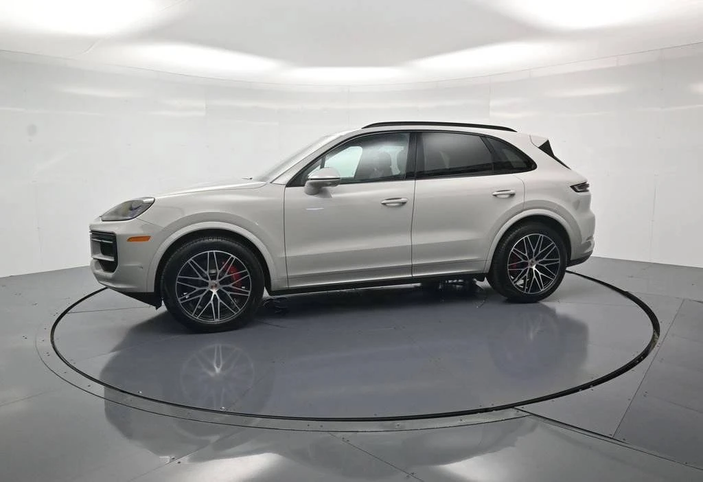 2026 Porsche 9Y0/9Y3 Cayenne S - Image 2 of 4