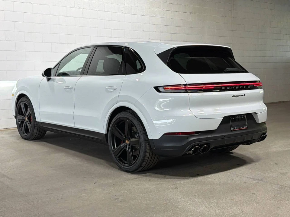 2026 Porsche 9Y0/9Y3 Cayenne S - Image 3 of 5