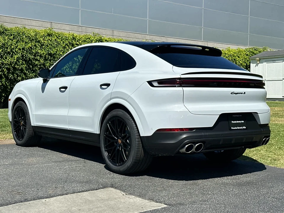 2026 Porsche 9Y0/9Y3 Cayenne S - Image 3 of 31