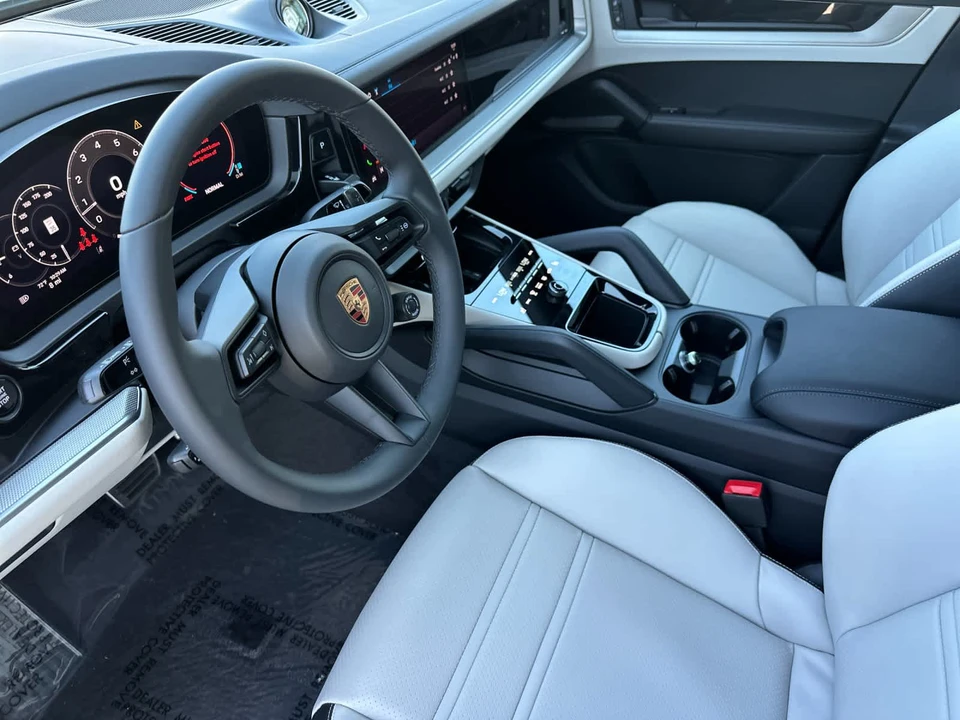 2026 Porsche 9Y0/9Y3 Cayenne S - Image 4 of 31