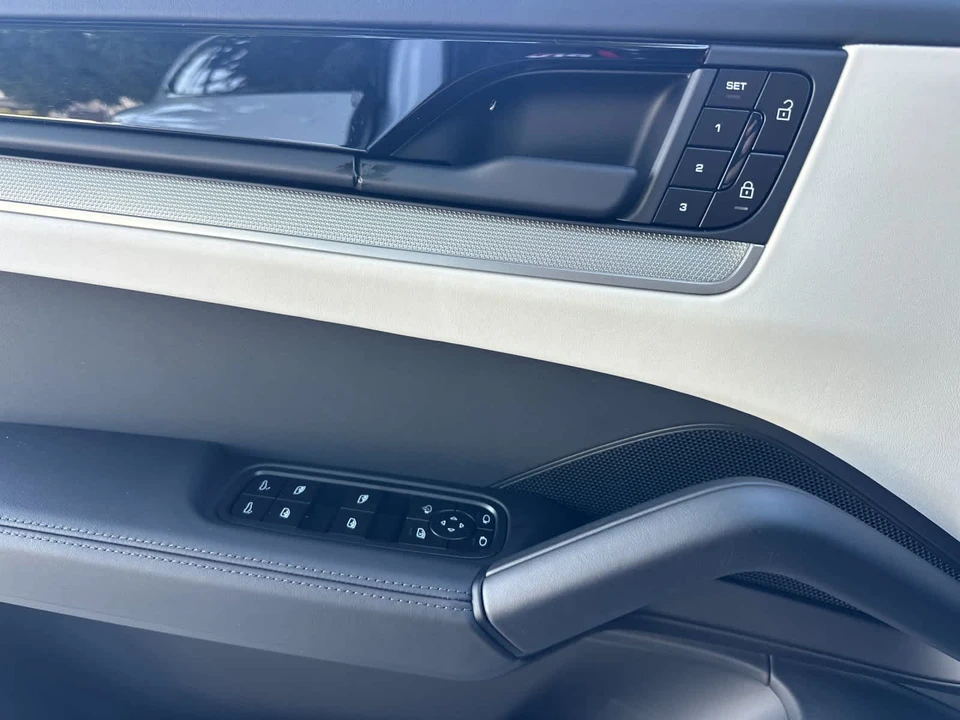 2026 Porsche 9Y0/9Y3 Cayenne S - Image 12 of 31