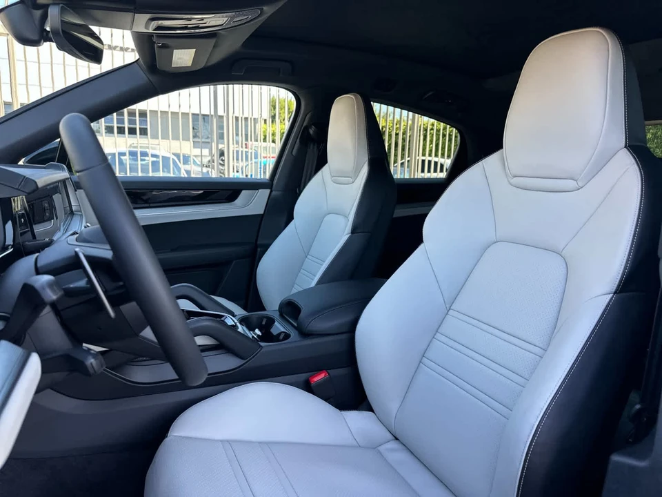 2026 Porsche 9Y0/9Y3 Cayenne S - Image 5 of 31