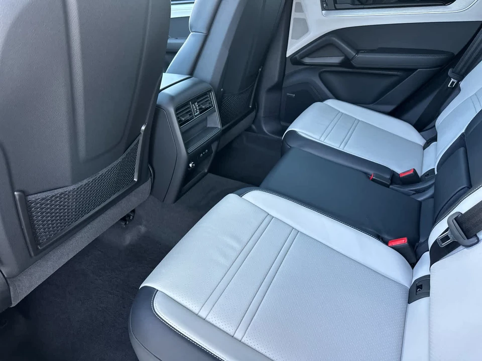 2026 Porsche 9Y0/9Y3 Cayenne S - Image 13 of 31