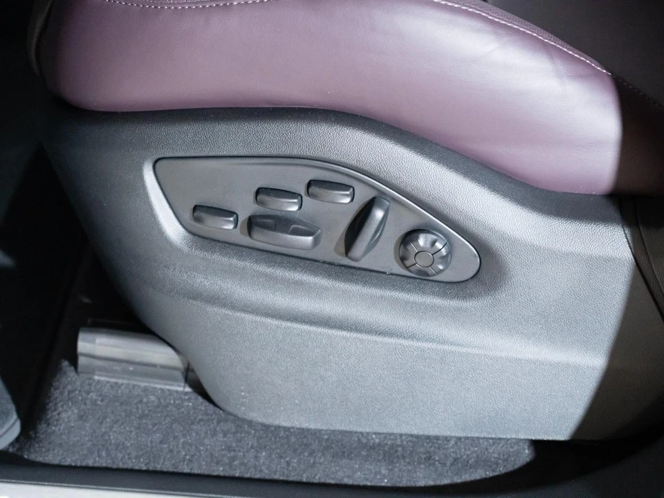 2026 Porsche 9Y0/9Y3 Cayenne S - Image 12 of 29