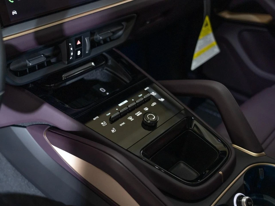 2026 Porsche 9Y0/9Y3 Cayenne S - Image 21 of 29