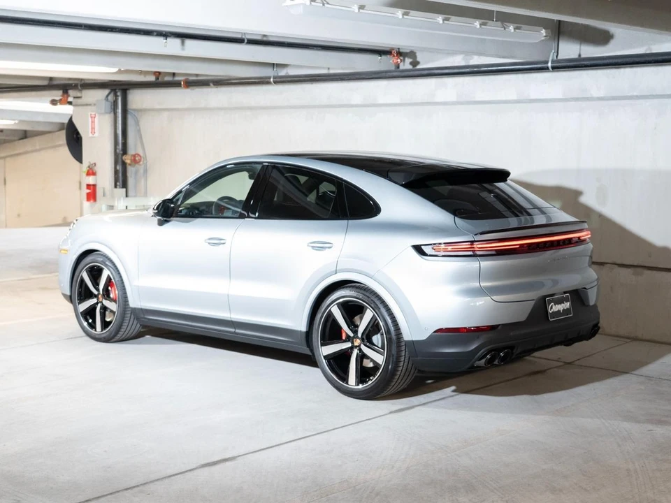 2026 Porsche 9Y0/9Y3 Cayenne S - Image 3 of 29