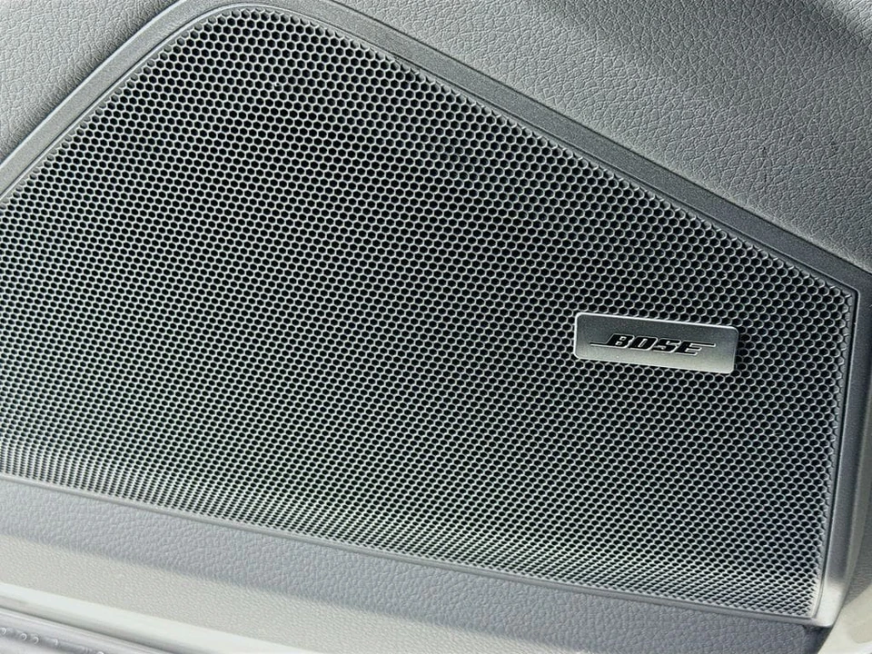 2026 Porsche 9Y0/9Y3 Cayenne - Image 12 of 31