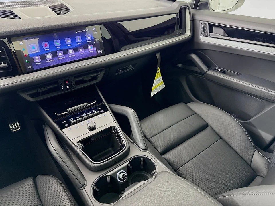 2026 Porsche 9Y0/9Y3 Cayenne - Image 25 of 31
