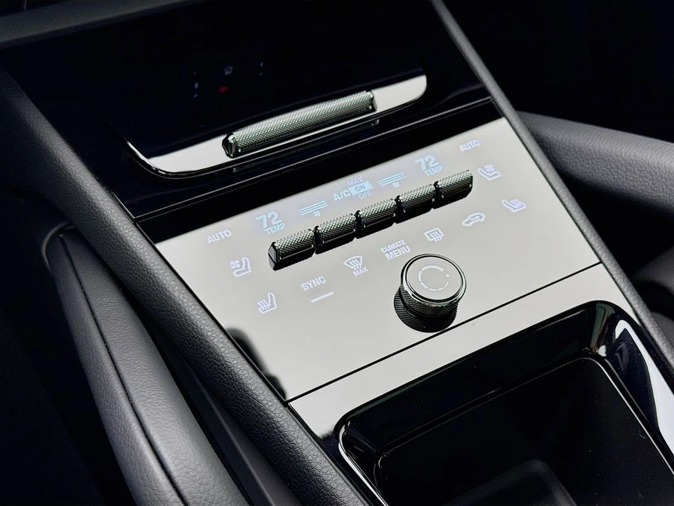 2026 Porsche 9Y0/9Y3 Cayenne - Image 21 of 31