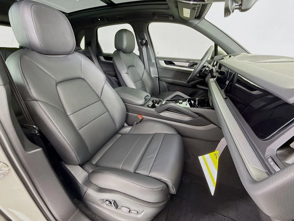 2026 Porsche 9Y0/9Y3 Cayenne - Image 30 of 31