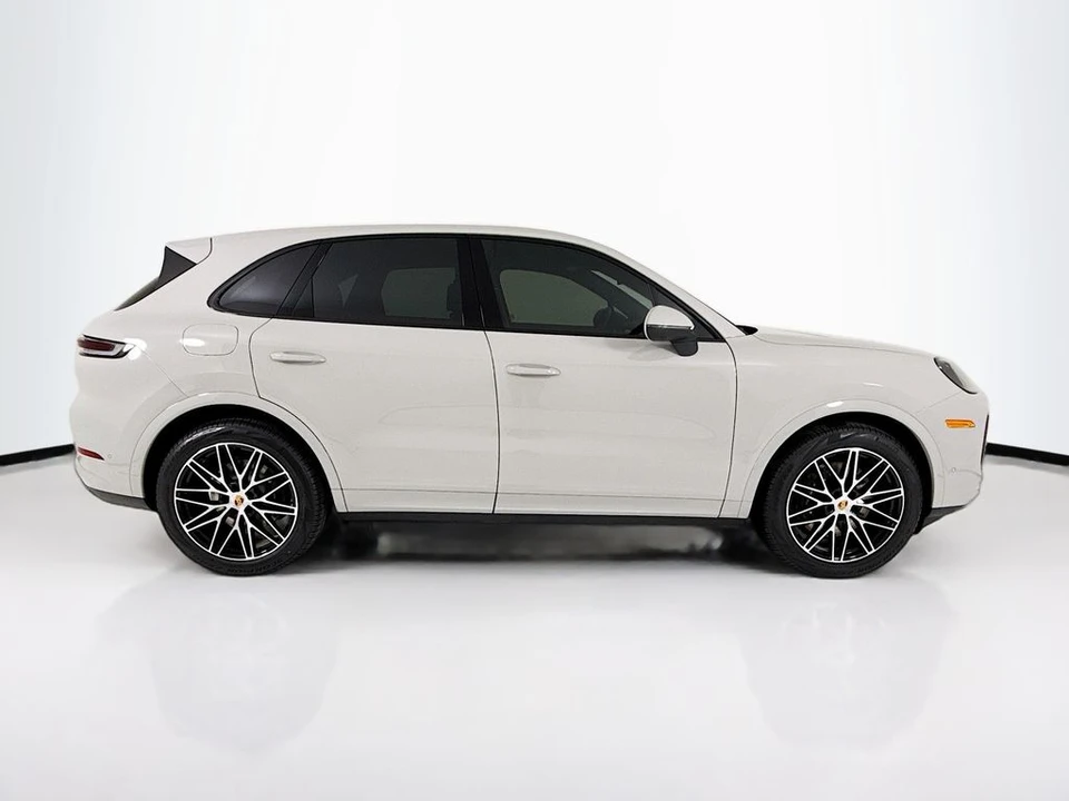 2026 Porsche 9Y0/9Y3 Cayenne - Image 8 of 31