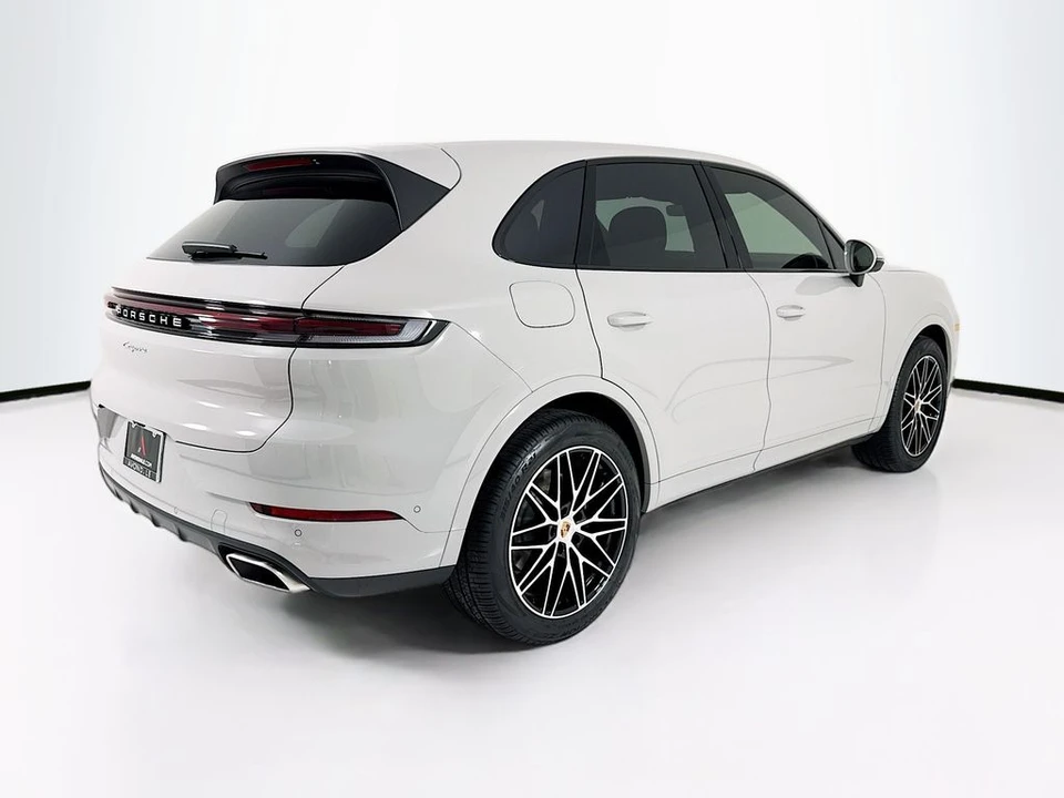 2026 Porsche 9Y0/9Y3 Cayenne - Image 9 of 31