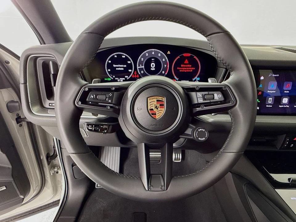 2026 Porsche 9Y0/9Y3 Cayenne - Image 15 of 31