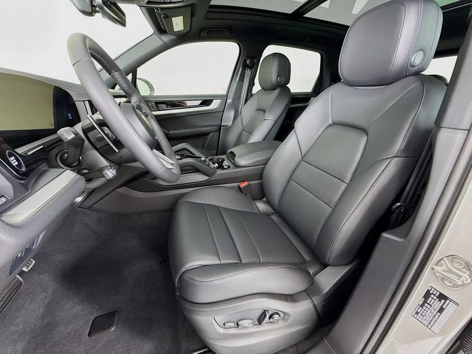 2026 Porsche 9Y0/9Y3 Cayenne - Image 5 of 31