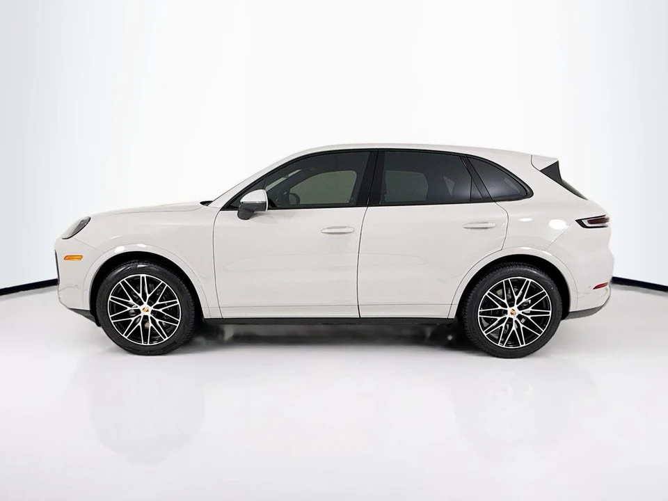 2026 Porsche 9Y0/9Y3 Cayenne - Image 2 of 31