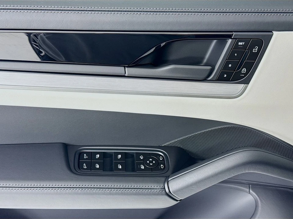 2026 Porsche 9Y0/9Y3 Cayenne - Image 11 of 31