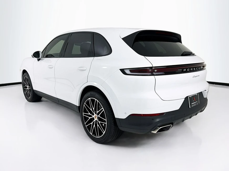2026 Porsche 9Y0/9Y3 Cayenne - Image 3 of 31