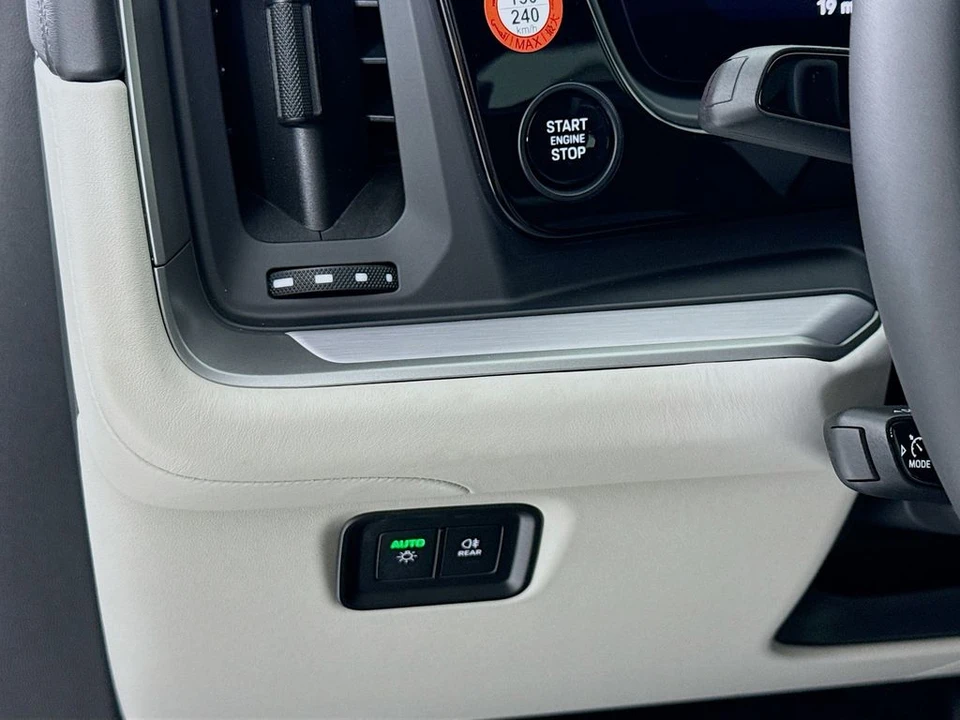 2026 Porsche 9Y0/9Y3 Cayenne - Image 14 of 31