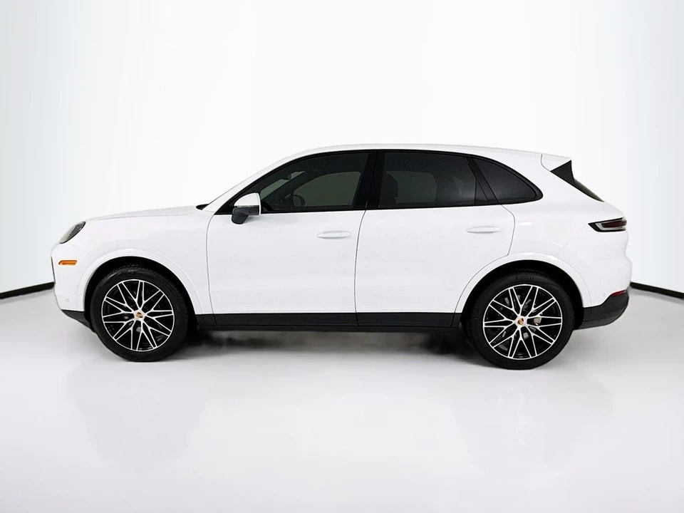 2026 Porsche 9Y0/9Y3 Cayenne - Image 2 of 31