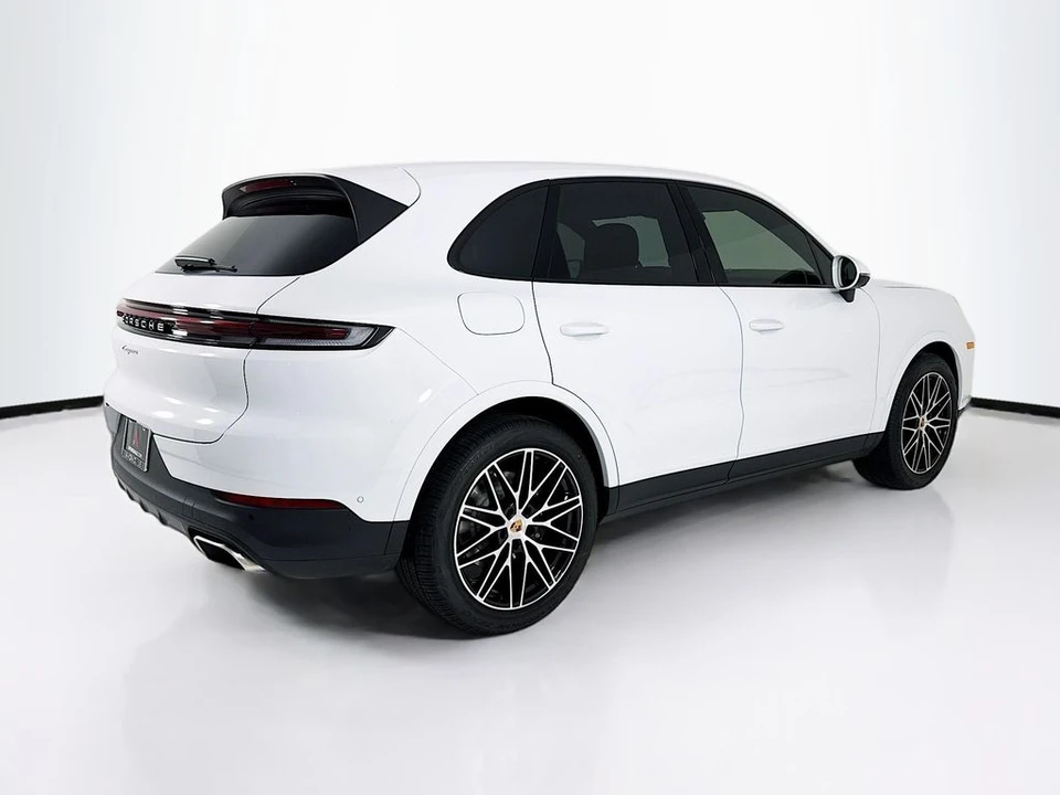 2026 Porsche 9Y0/9Y3 Cayenne - Image 9 of 31