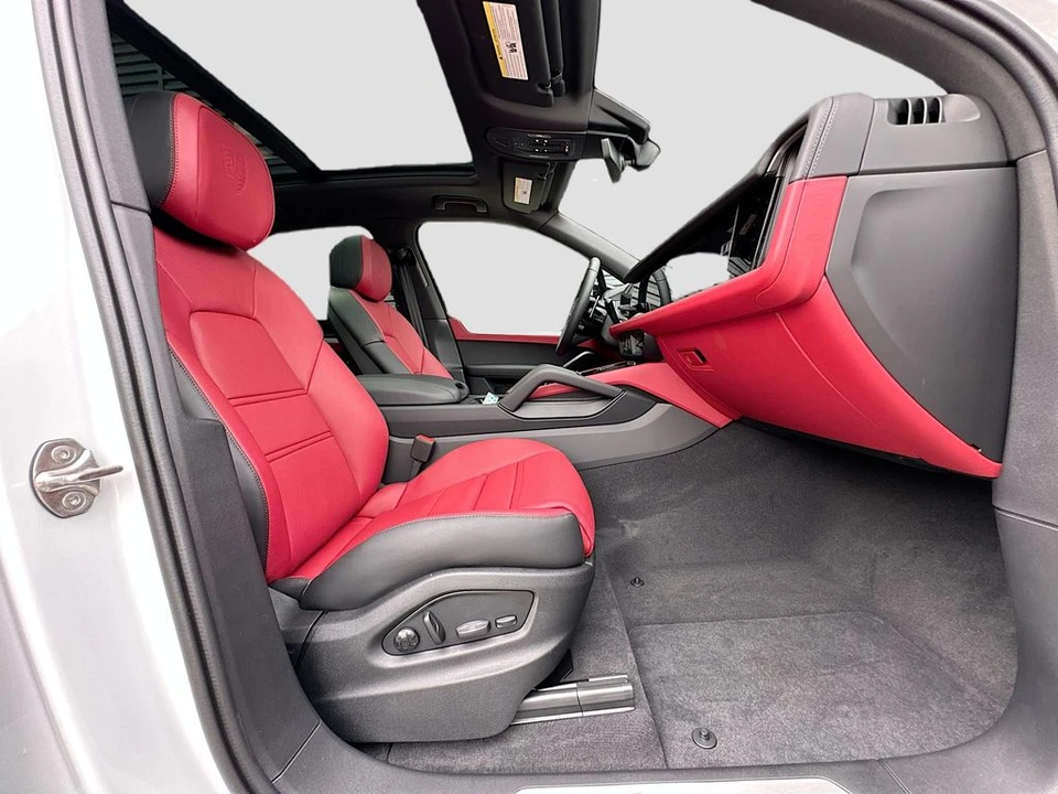 2026 Porsche 9Y0/9Y3 Cayenne - Image 30 of 31