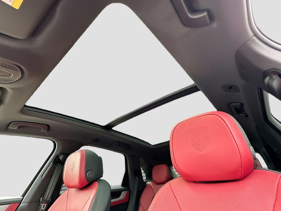 2026 Porsche 9Y0/9Y3 Cayenne - Image 14 of 31