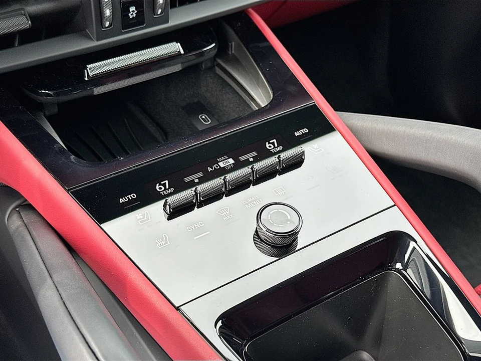 2026 Porsche 9Y0/9Y3 Cayenne - Image 18 of 31
