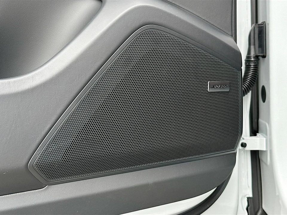2026 Porsche 9Y0/9Y3 Cayenne - Image 21 of 31