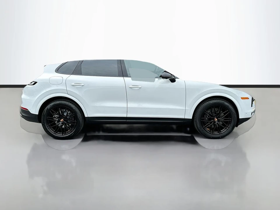 2026 Porsche 9Y0/9Y3 Cayenne - Image 8 of 31