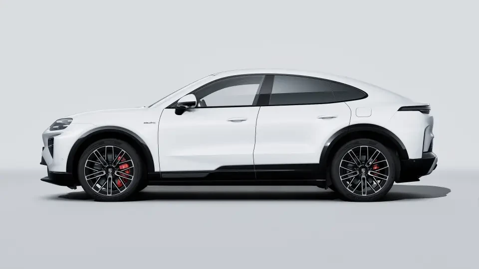 2026 Porsche 9Y0/9Y3 Cayenne Coupe - Image 15 of 30