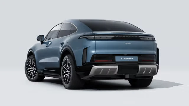 2026 Porsche Cayenne - Image 18 of 30