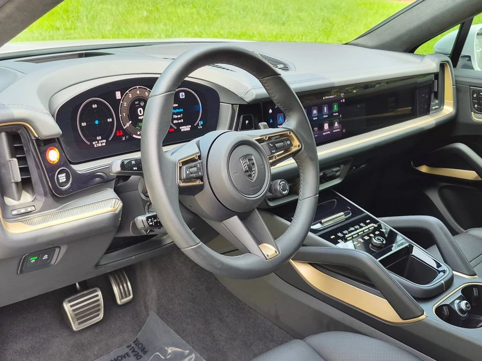 2026 Porsche 9Y0/9Y3 Cayenne Coupe - Image 4 of 5