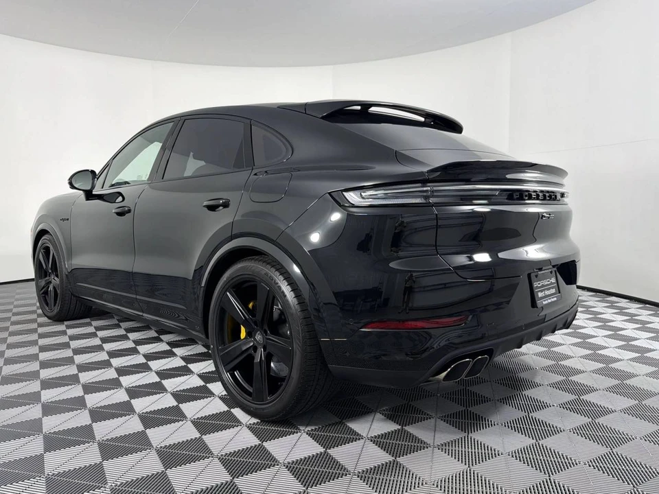2026 Porsche 9Y0/9Y3 Cayenne Coupe - Image 3 of 5