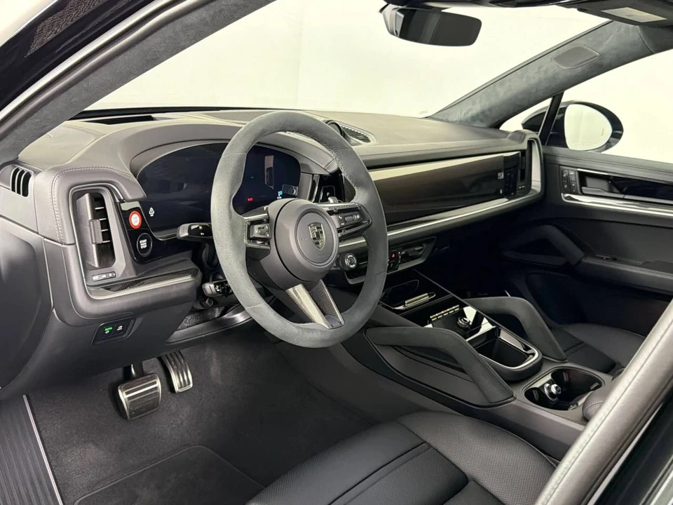 2026 Porsche 9Y0/9Y3 Cayenne Coupe - Image 4 of 5