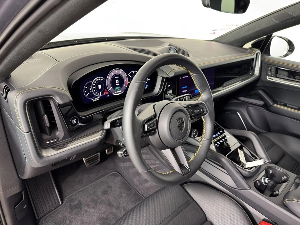 2026 Porsche 9Y0/9Y3 Cayenne Coupe - Image 4 of 4