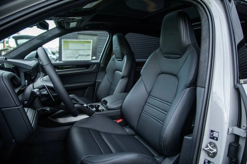 2026 Porsche 9Y0/9Y3 Cayenne Turbo - Image 5 of 5