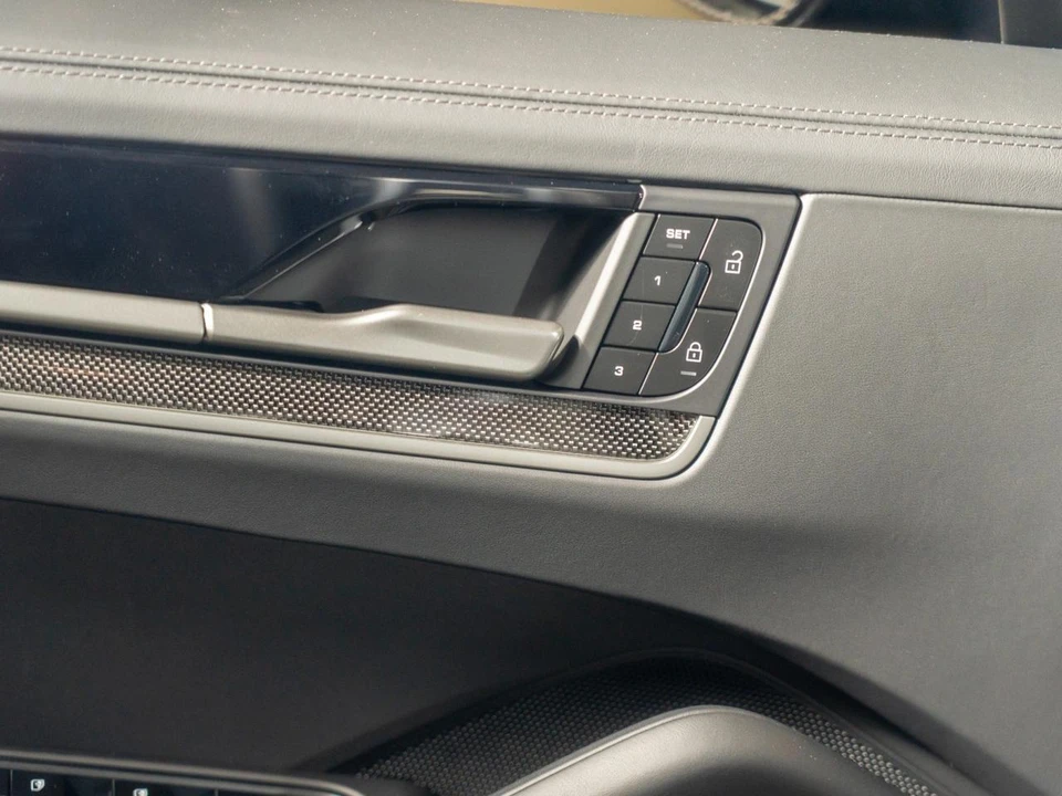 2026 Porsche 9Y0/9Y3 Cayenne Turbo - Image 17 of 27
