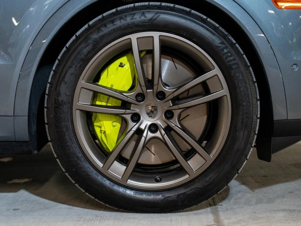 2026 Porsche 9Y0/9Y3 Cayenne Turbo - Image 10 of 27