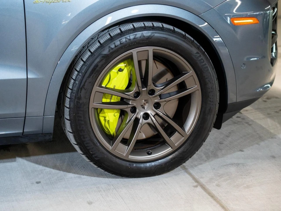 2026 Porsche 9Y0/9Y3 Cayenne Turbo - Image 9 of 27