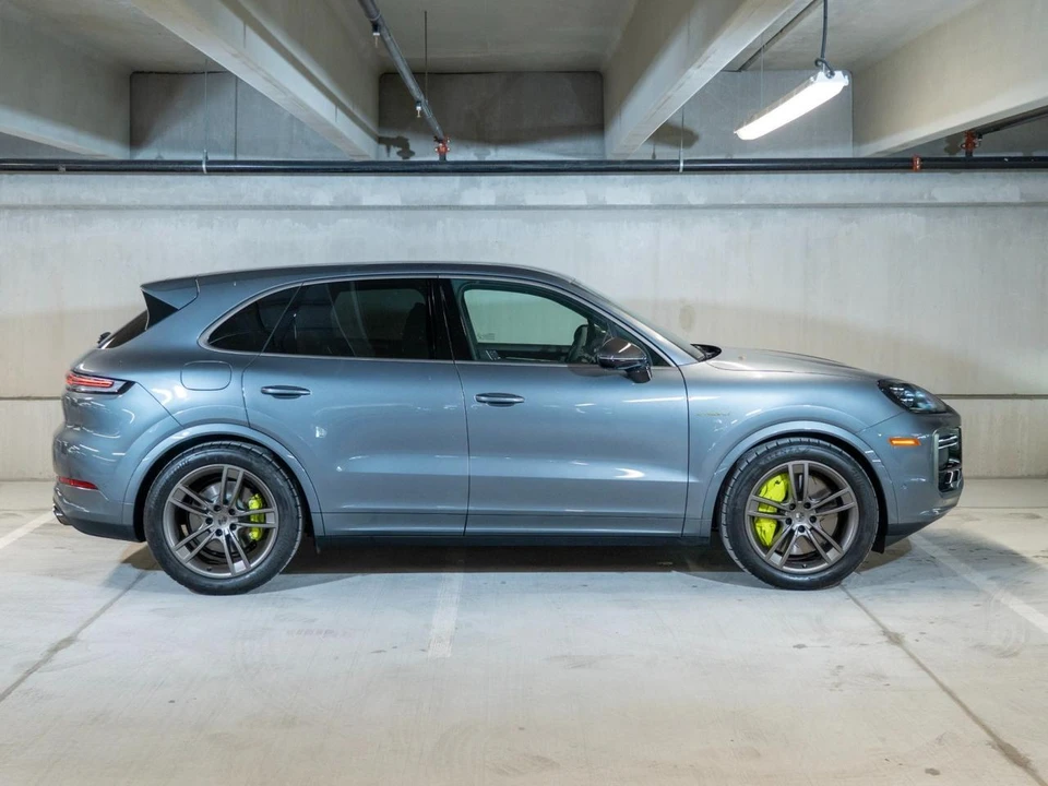 2026 Porsche 9Y0/9Y3 Cayenne Turbo - Image 8 of 27