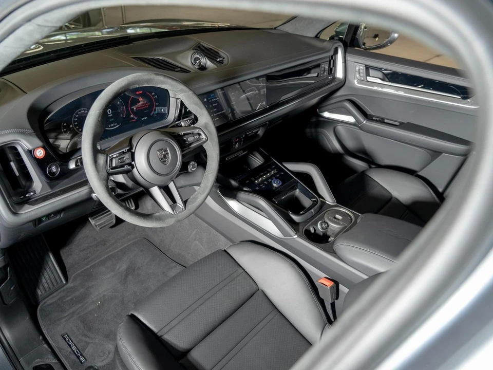 2026 Porsche 9Y0/9Y3 Cayenne Turbo - Image 4 of 27
