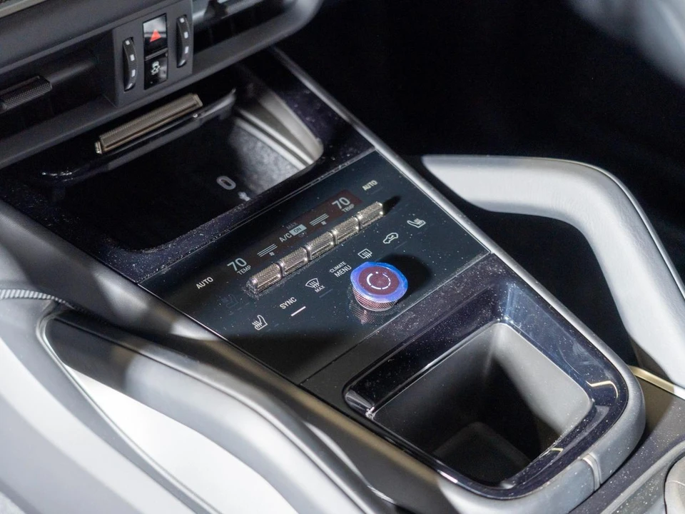 2026 Porsche 9Y0/9Y3 Cayenne Turbo - Image 21 of 27