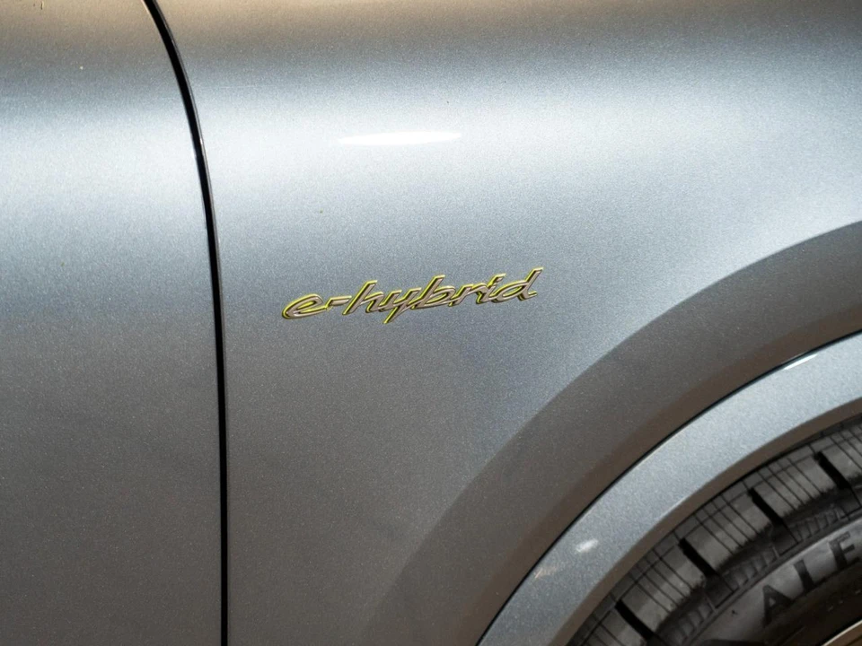 2026 Porsche 9Y0/9Y3 Cayenne Turbo - Image 11 of 27