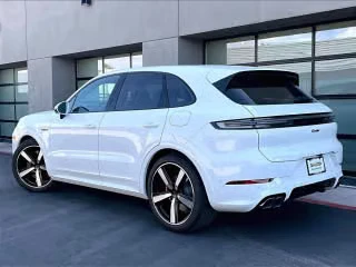 2026 Porsche 9Y0/9Y3 Cayenne Turbo - Image 17 of 31